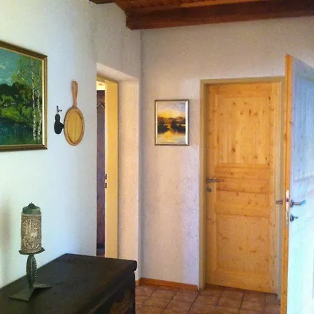 Almhaus Tschamutsch Lägenhet *